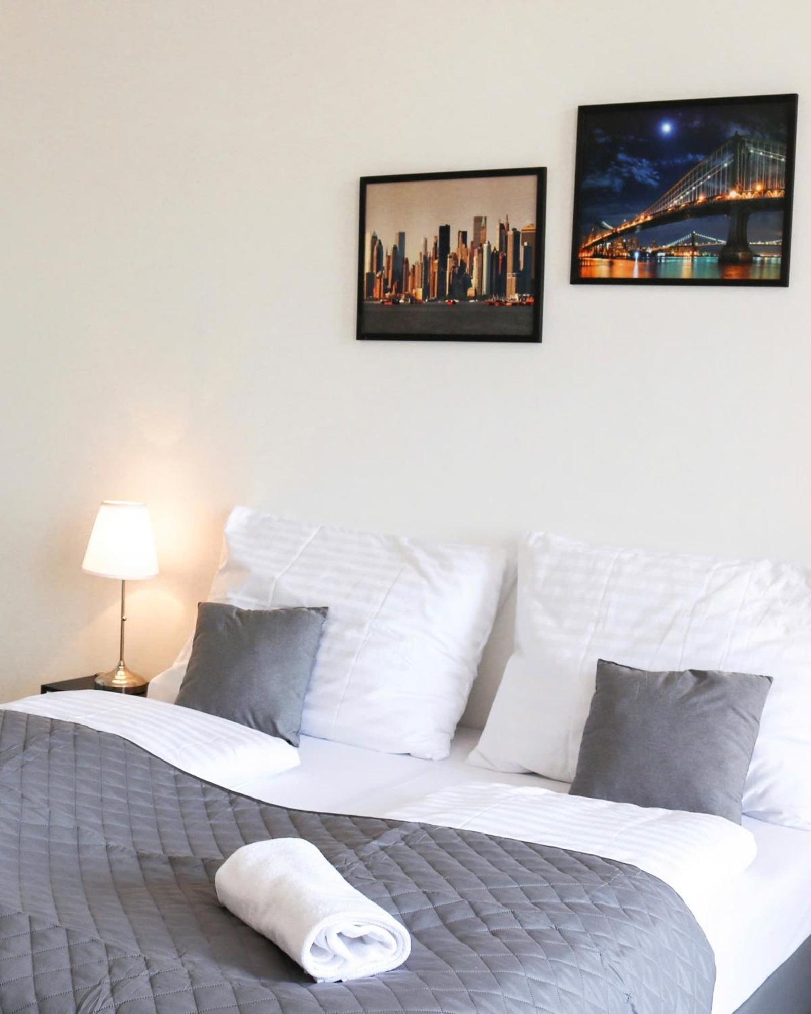 Rose Suites And Rooms Praga Esterno foto