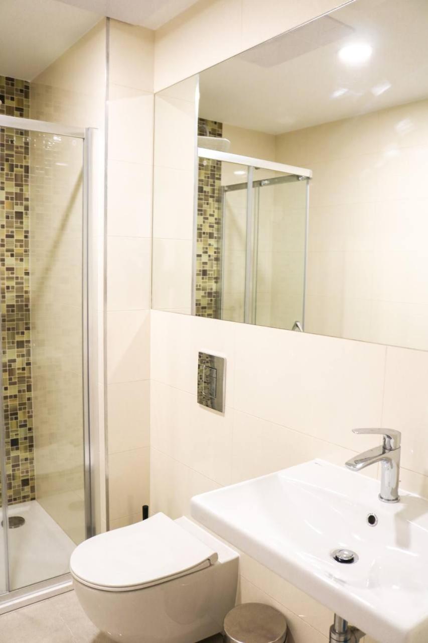 Rose Suites And Rooms Praga Esterno foto