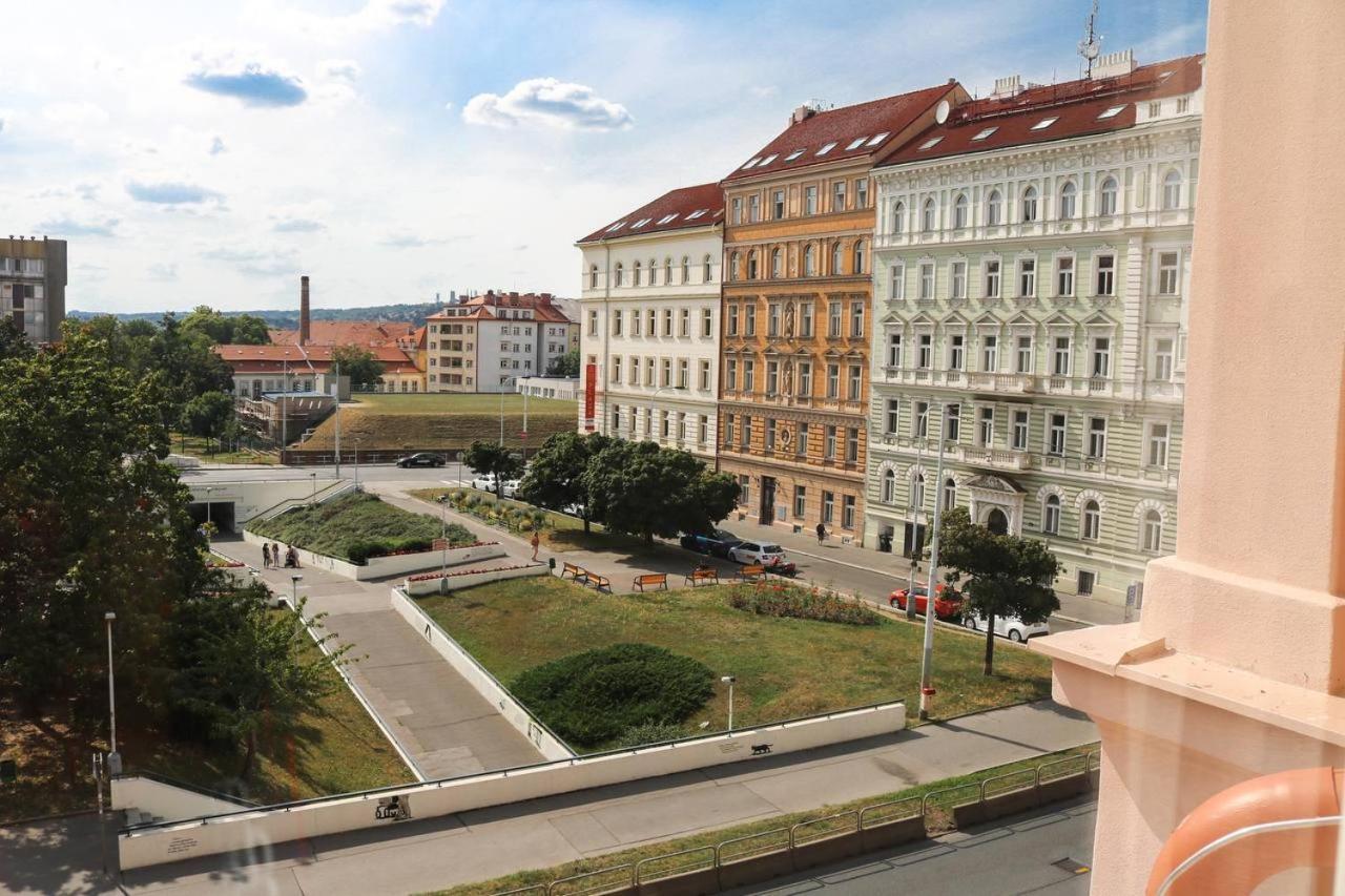 Rose Suites And Rooms Praga Esterno foto